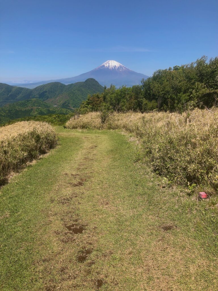 富士山を見ながら下山します