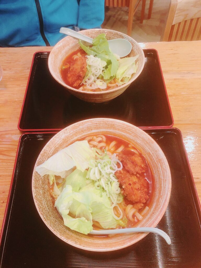 いつも食べる「赤いうどん」