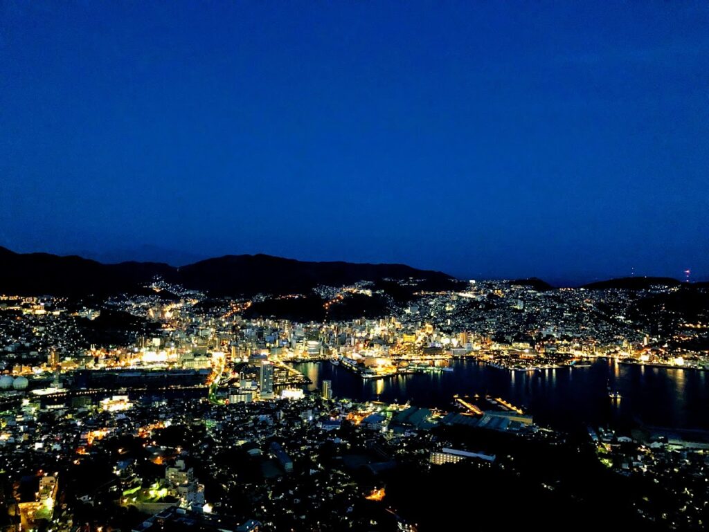 2019年3月24日
稲佐山の山頂から長崎の夜景を撮影