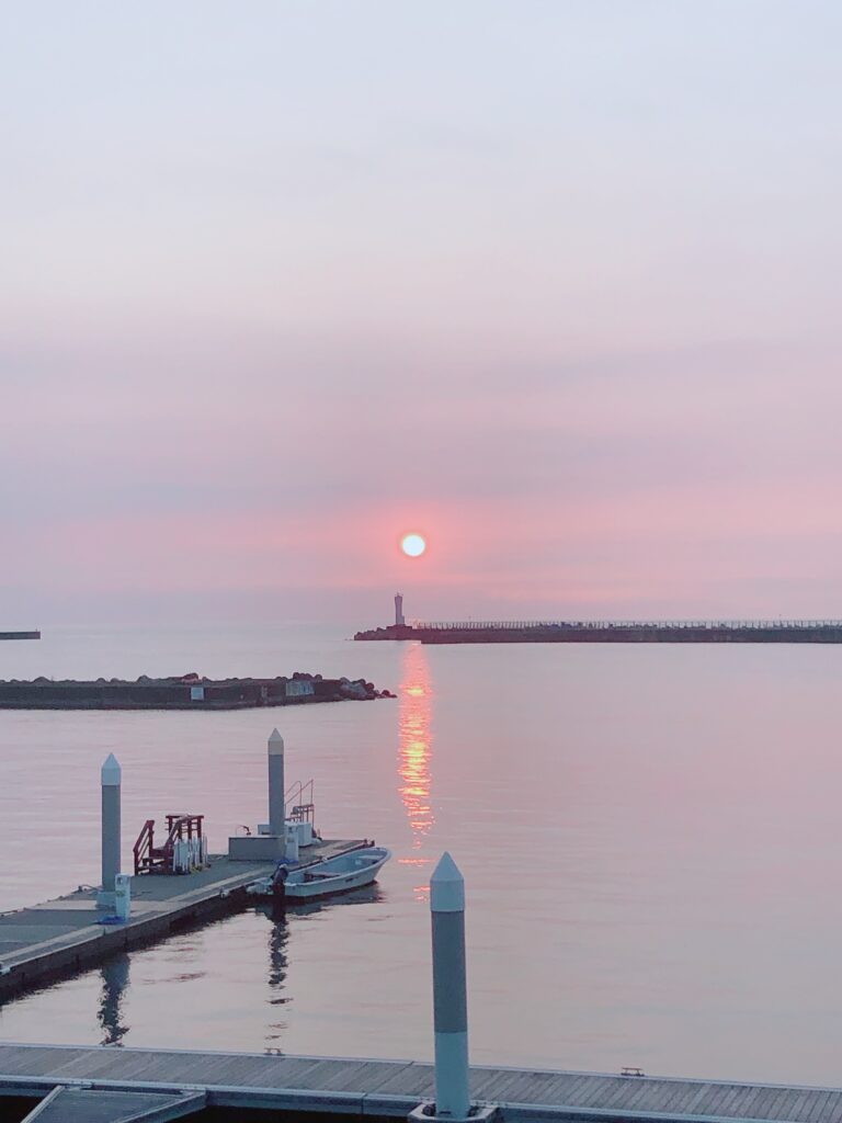 やっぱり暑い夏に海と花火は最高ですね
来年も来たいと思います！