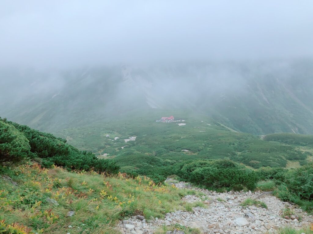 三俣山荘が見えてきました