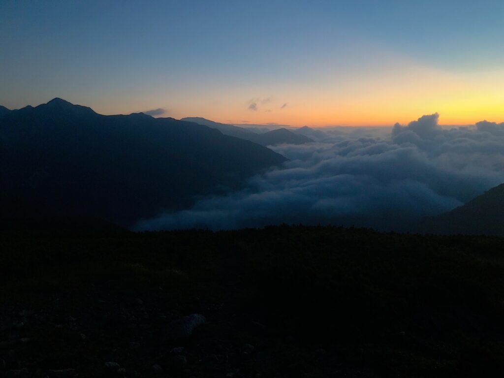 もう一度、双六岳へ登っていきます