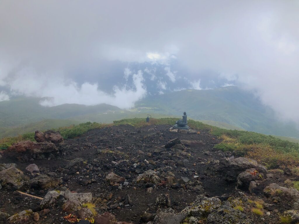 雲がとれて、下の方が見えるようになりました