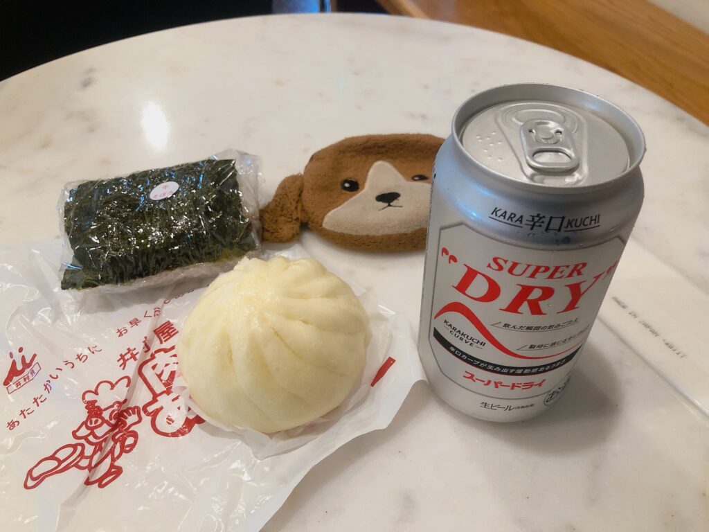 下山しました
お腹ペコペコ
肉まんとおにぎりとビール🍺