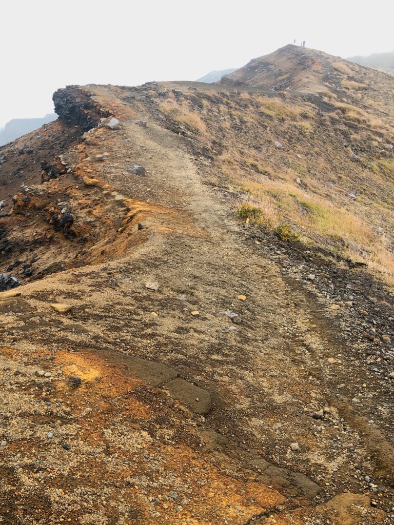 中岳の山頂まであと少し