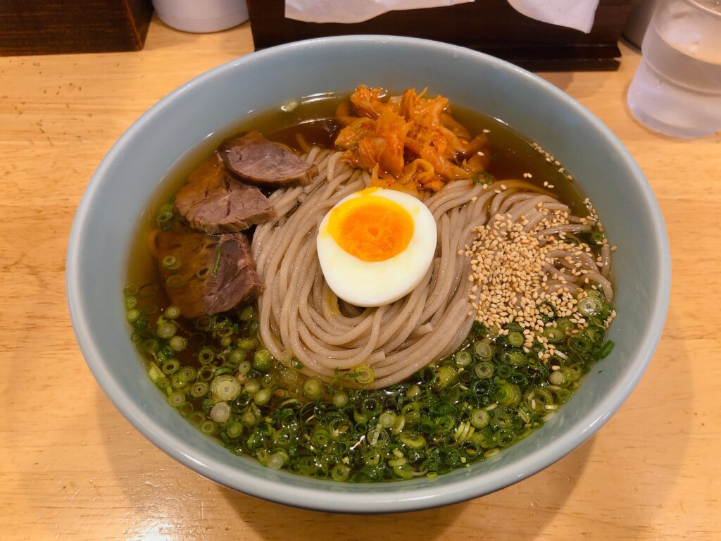 独特の麺とスープが最高です