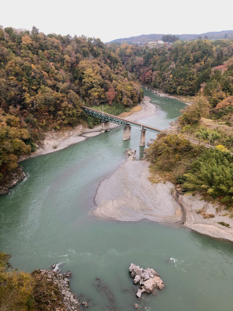 天竜峡大橋から撮影
この景色が大好きです