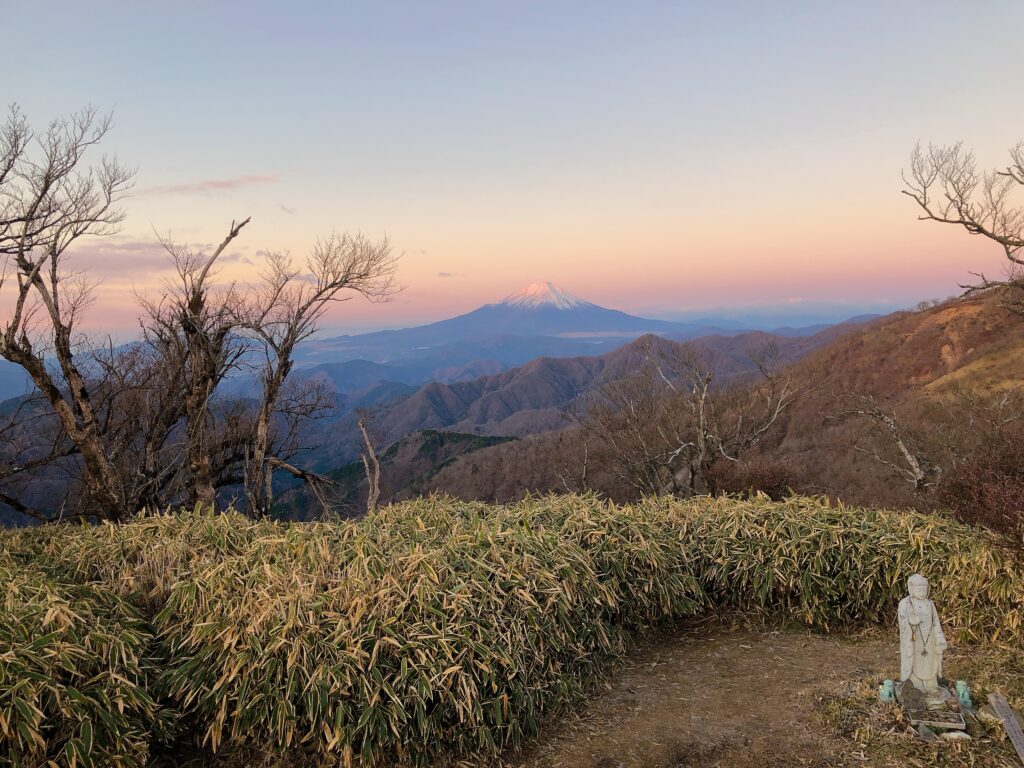 富士山が赤く染まってきました