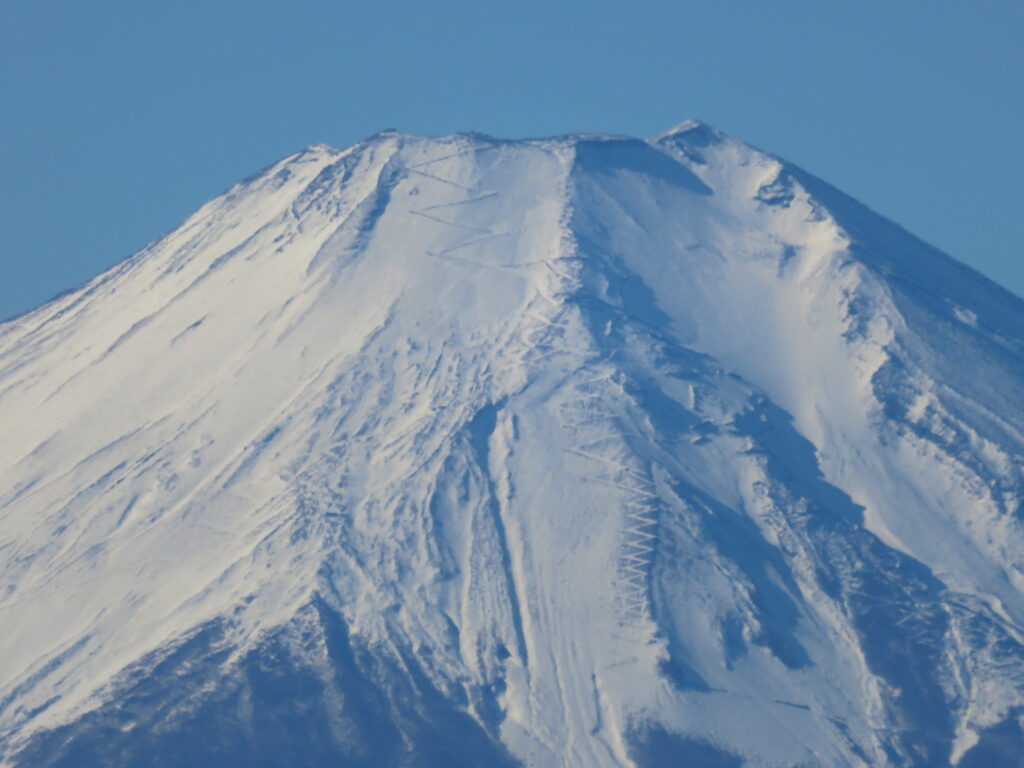 一丁平からの富士山が最高に綺麗でした！
つづら折りの吉田ルートが良く見えます