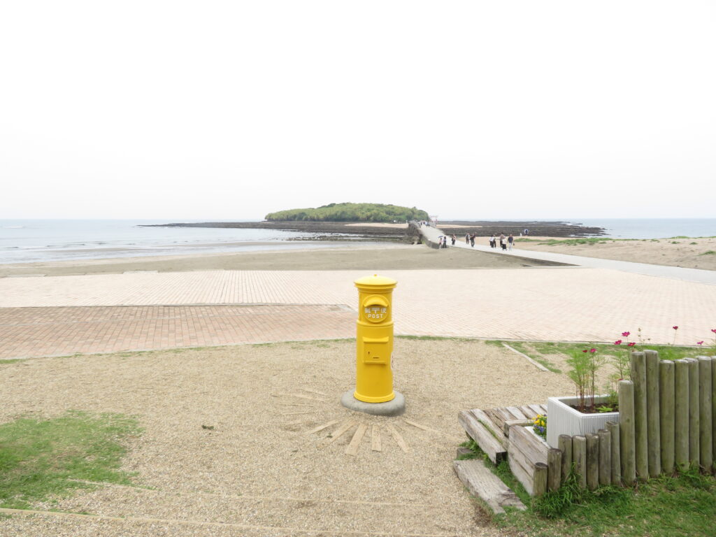 続いて「青島」へ移動してきました
有名な黄色のポストがあります