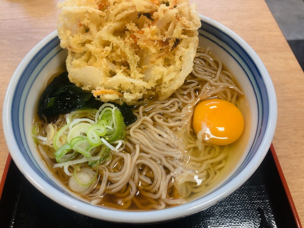 新松田駅で腹ごしらえ
天玉そばが最高