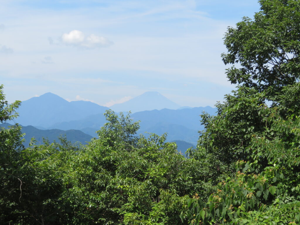 真っ黒な富士山