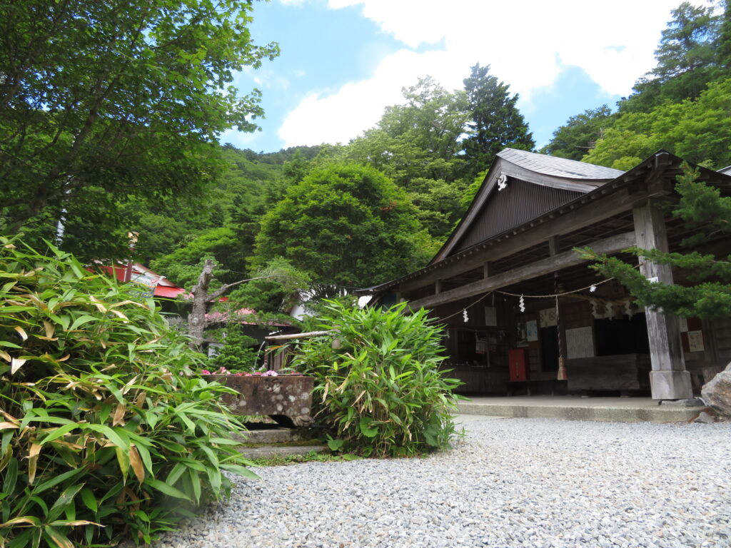 劔神社に下山しました