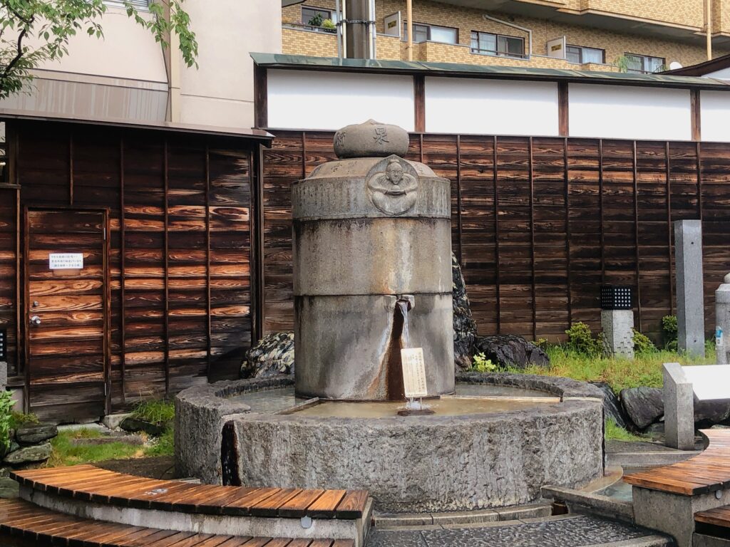 道後温泉といえばこのイメージ