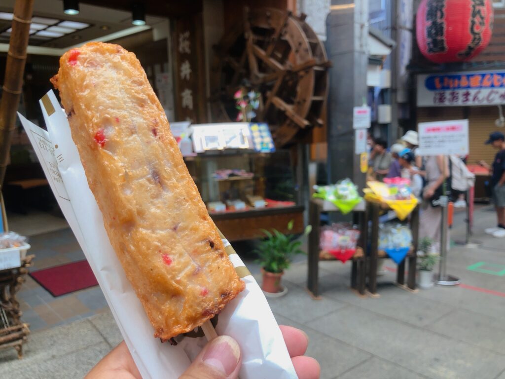 いつも大行列の「磯揚げ まる天」
たこ棒が最高に美味しい