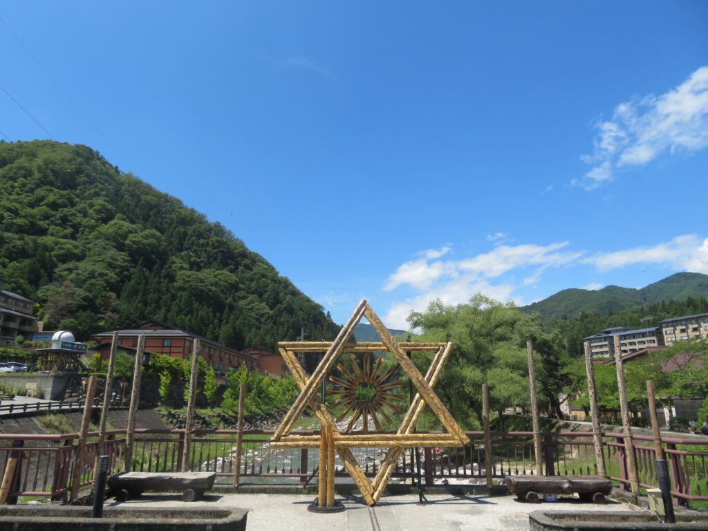 このモニュメントは初めて見た
夏の間だけあるのかな?