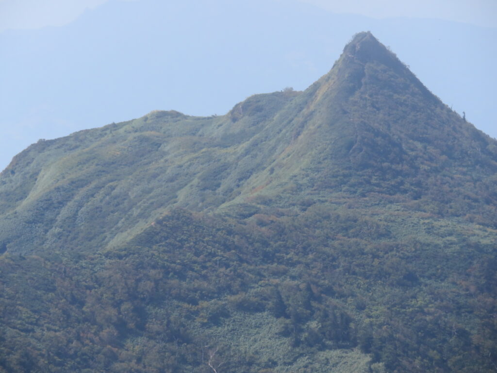 剣ヶ峰山
すごく尖ってます