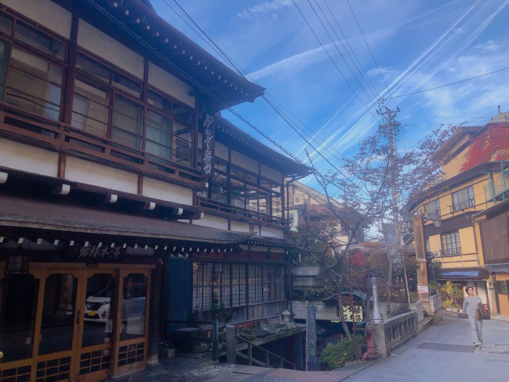 翌朝、温泉街を散歩