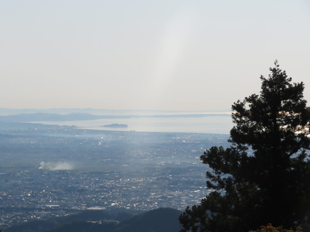 江ノ島が見えます