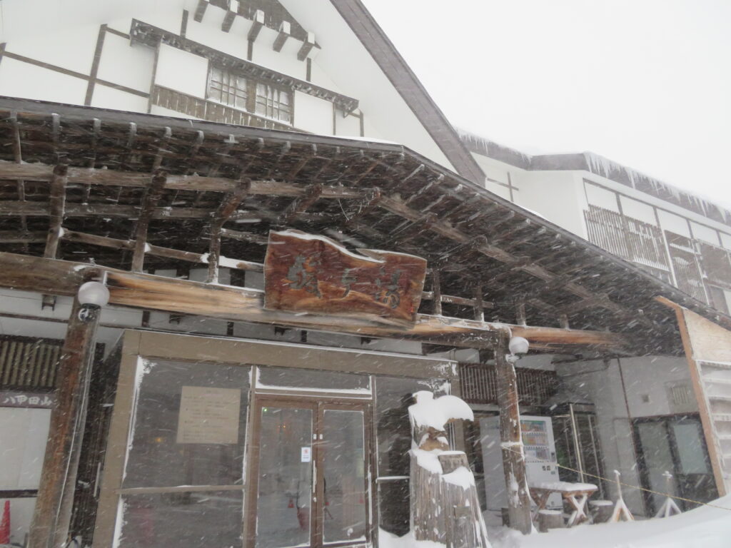 それでは中に入ります