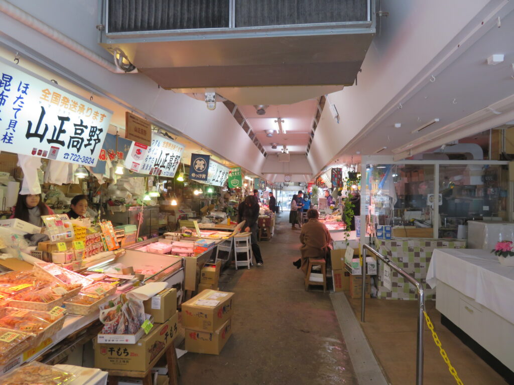 たくさんのお店が並んでいます
この通りのほか、あと2つ通りがあります