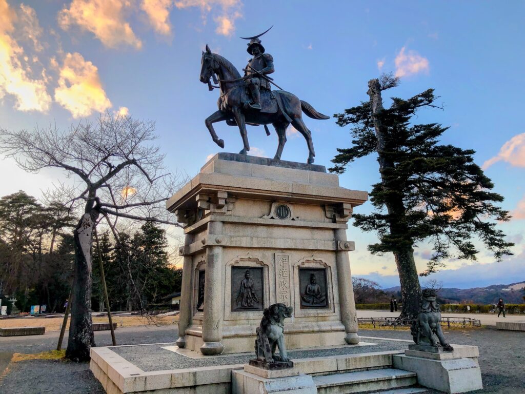 伊達政宗公騎馬像