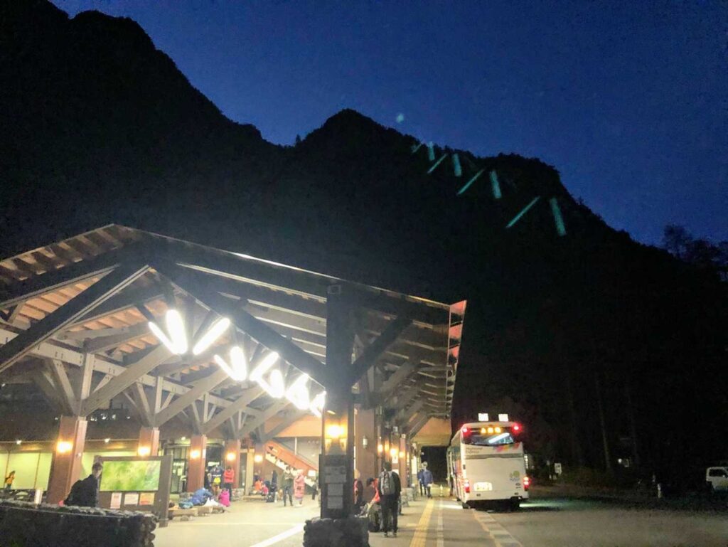 上高地へ到着！
まだ日の出前で暗いです。