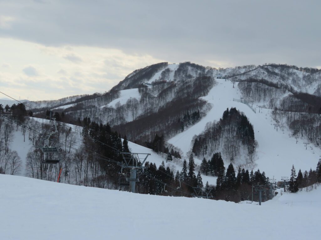 GALA湯沢に向かいます
今日は山頂までよく見えます