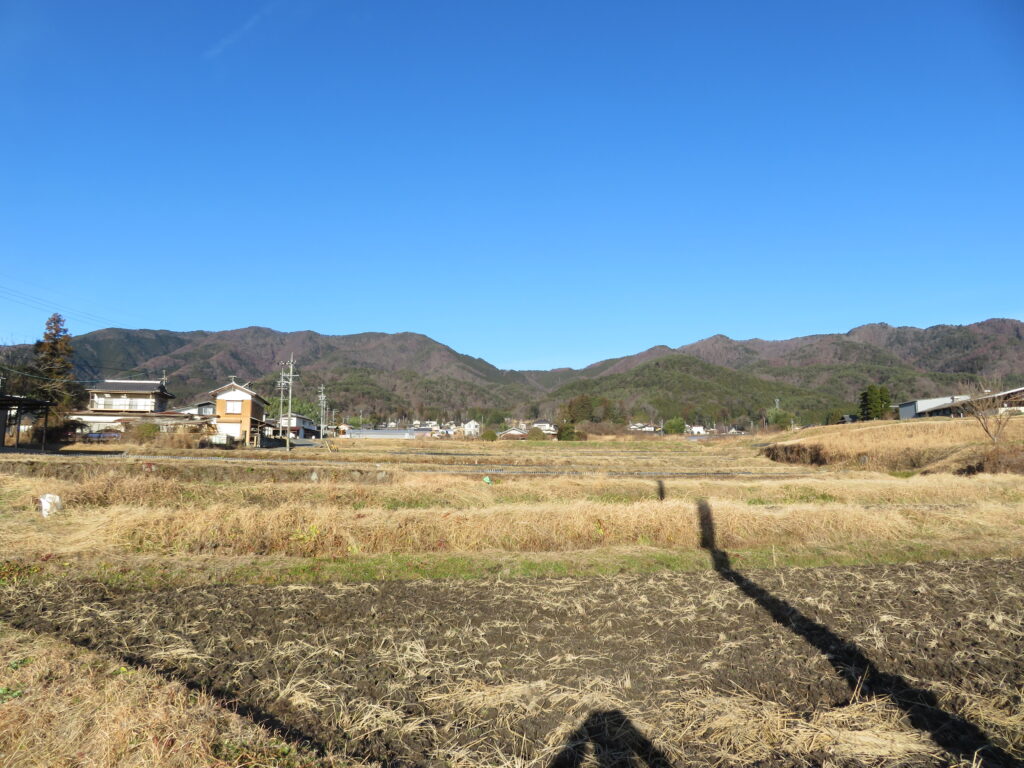 左側が「高鳥屋山」
右側が「笠松山」