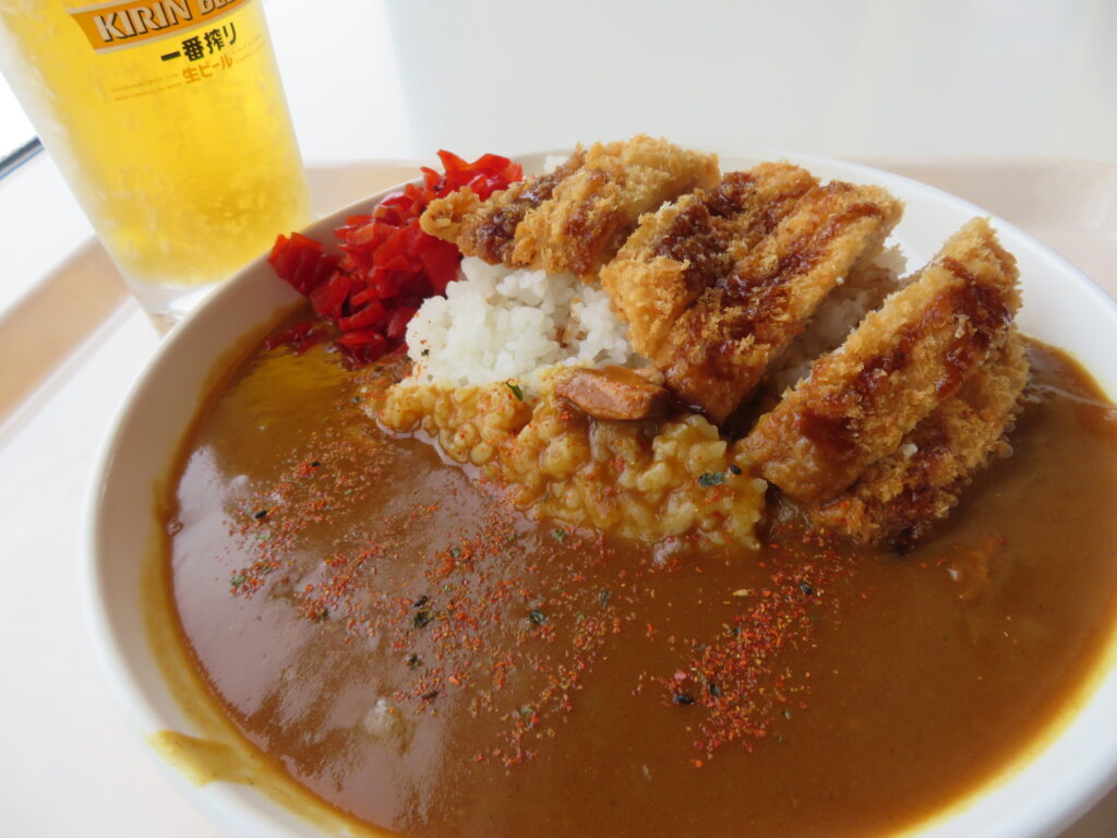 湯沢高原(エーデルワイス)のカツカレー
これで三山のカツカレーを制覇🍛