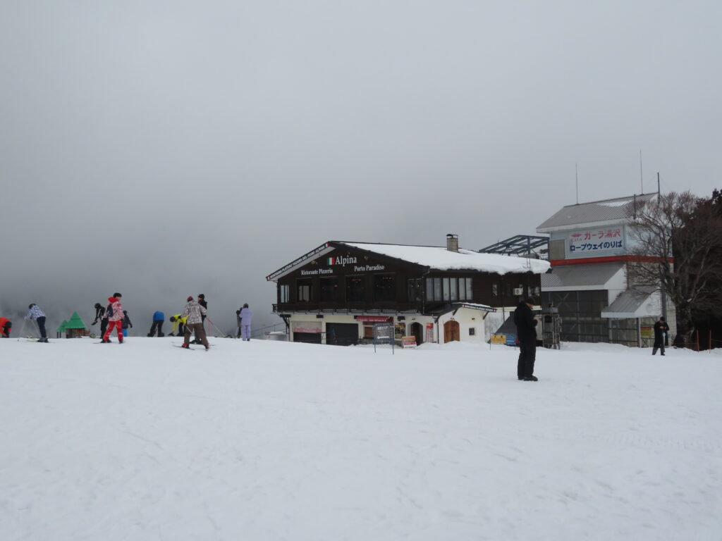 ロープウェイで登ってきました