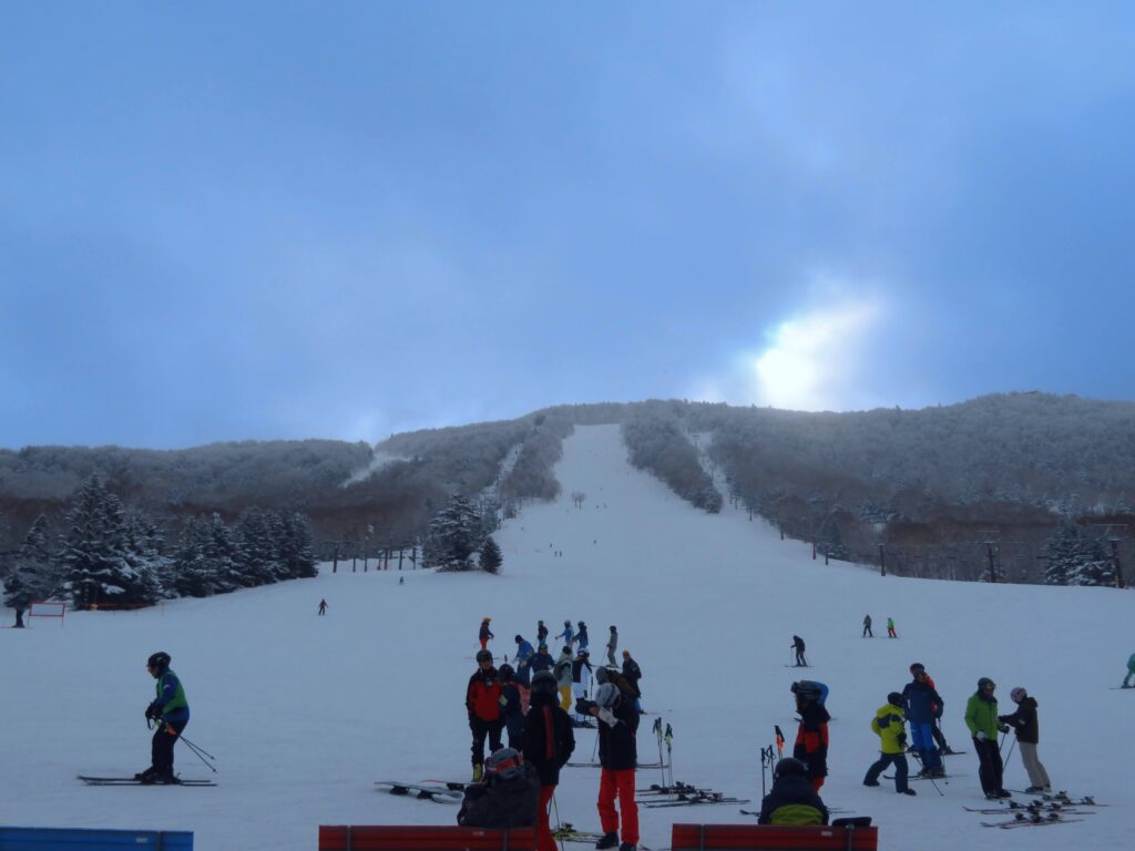 一ノ瀬ファミリースキー場を出発
朝はまだ天気が良かったのですが・・・
