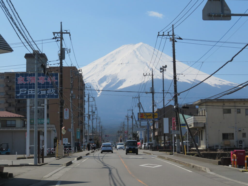 富士山がとても近くて迫力があります！
