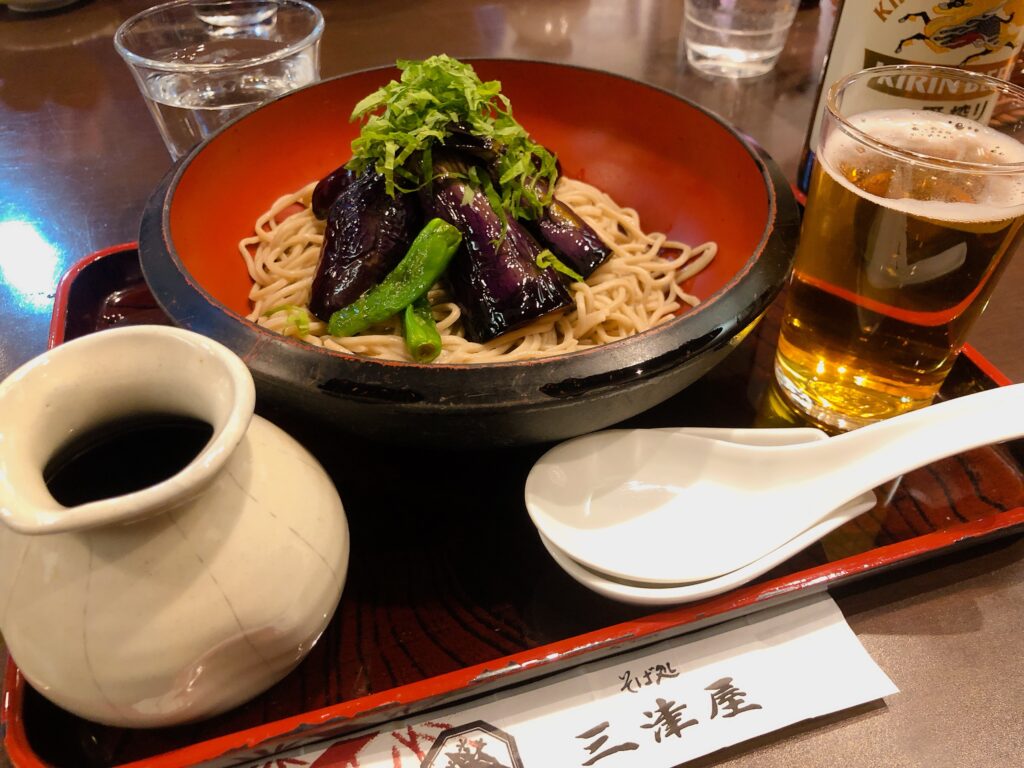 山形駅にある「山形そば処 三津屋」
山形名物の「冷たい肉蕎麦」は売り切れでした
「冷やし茄子蕎麦」も美味しかった！