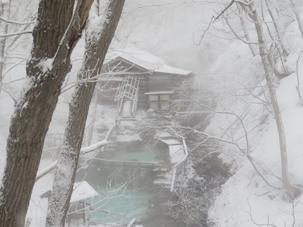 大露天風呂
冬季は休業しています
一度入ってみたい温泉ですね