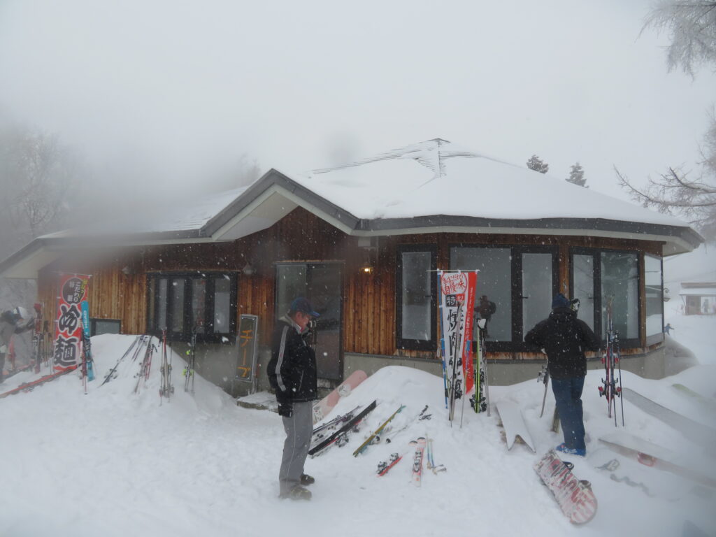 運休していた黒姫エリアが動き始めました
午後は黒姫へ向かいます
（備忘：ここでちょっとしたトラブルあり）