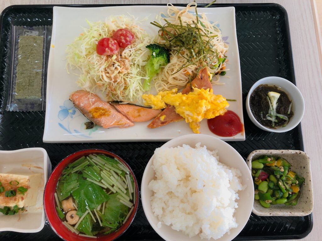 朝食が毎日おいしかったです
チャンプルーやもずく酢など
郷土料理が多くてうれしかった