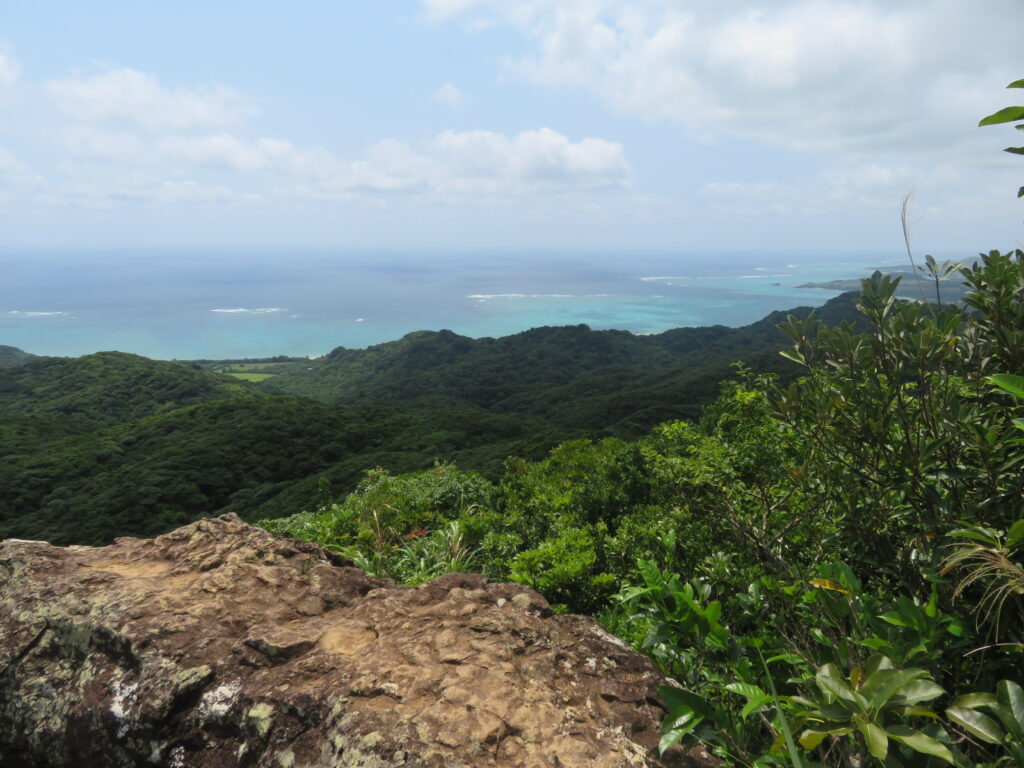 山頂手前の展望スペース