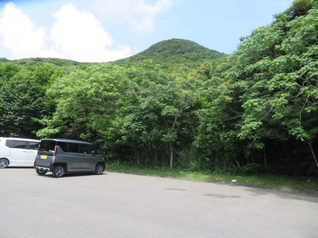 8合目の駐車場
山頂が近くに見えます