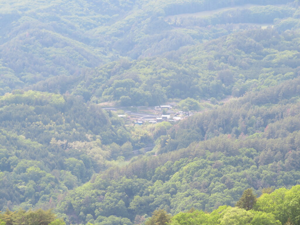 山奥にぽつんとある村を発見