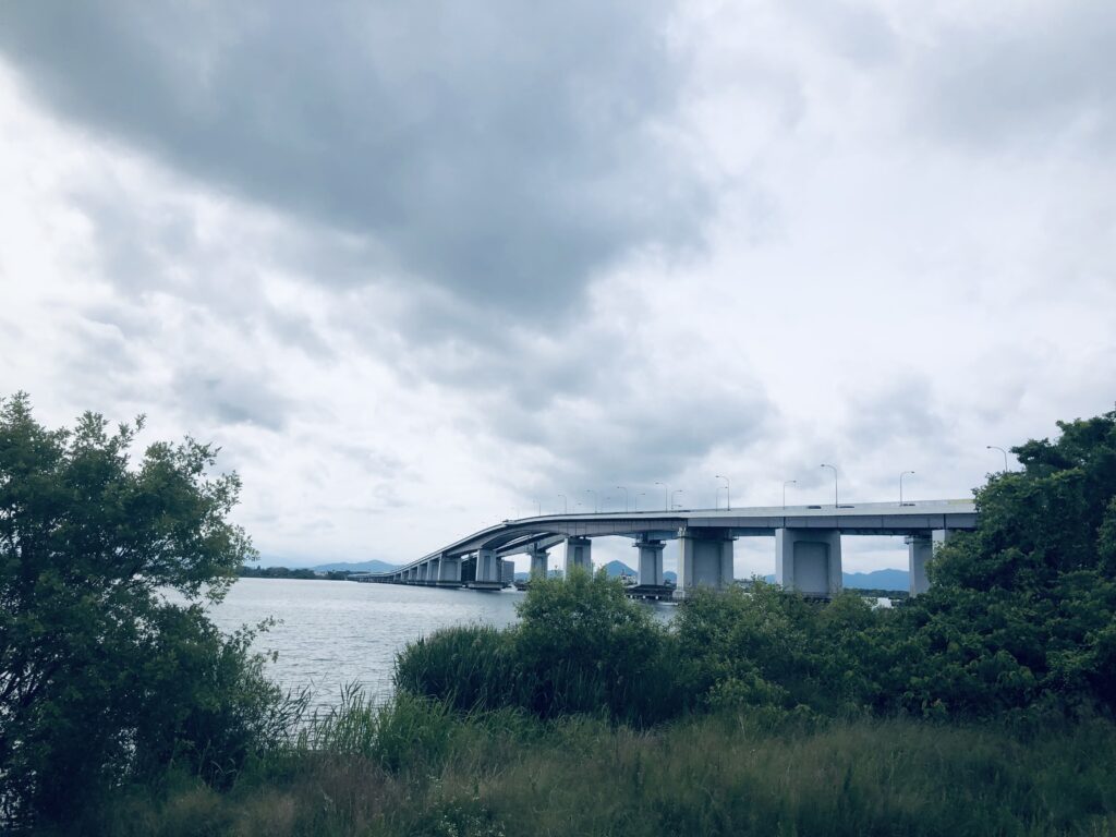 【琵琶湖一周ドライブ】
琵琶湖大橋（有料）を渡ってきました
道の駅から撮影