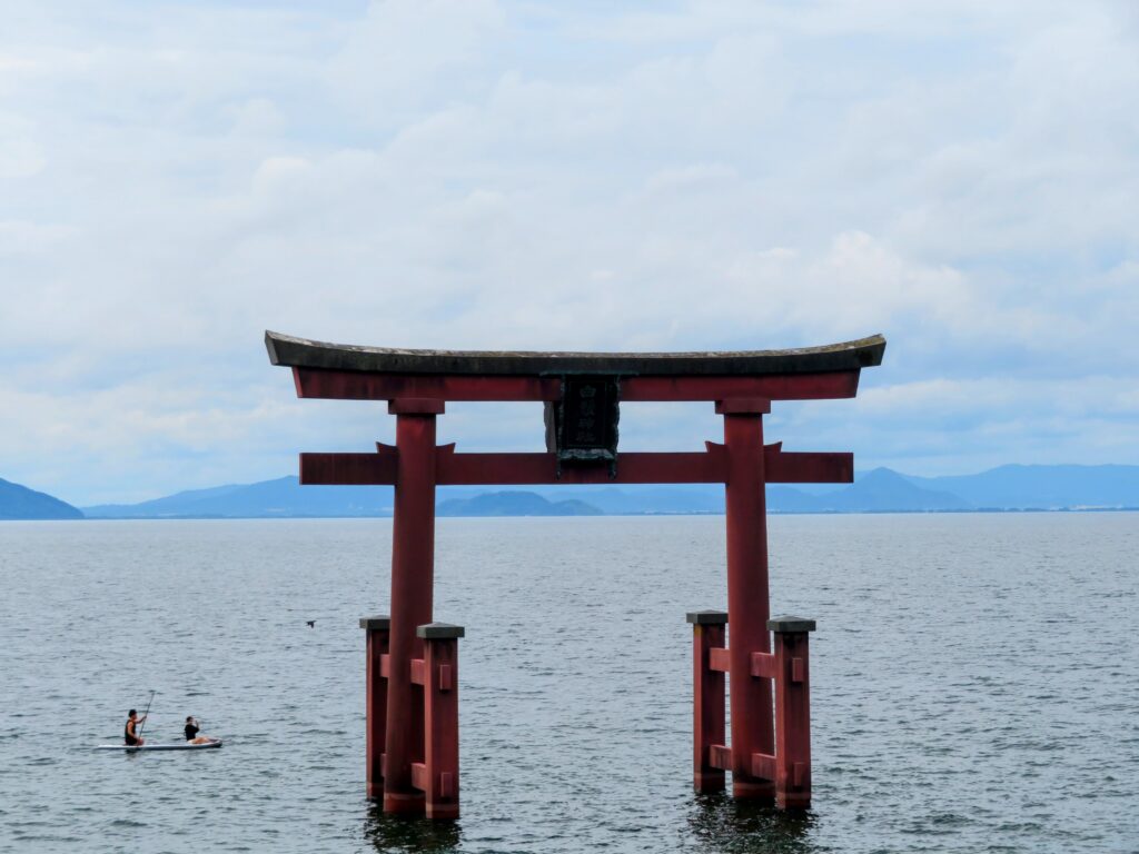 【琵琶湖一周ドライブ】
湖中大鳥居
広島の厳島神社を思い出す風景