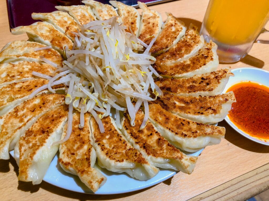 名物「浜松餃子」
車盛りの餃子にビールが最高🍺