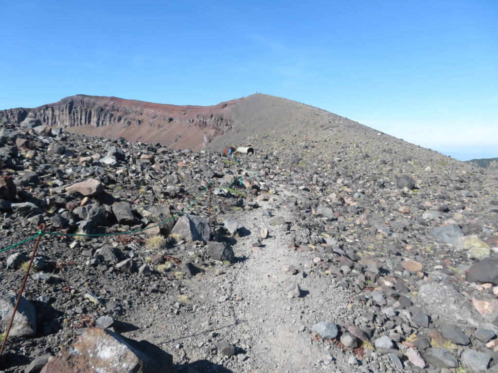 前掛山へ向かいます