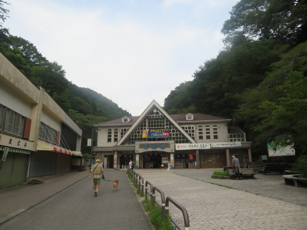 朝6時30分
高尾山口をスタート!