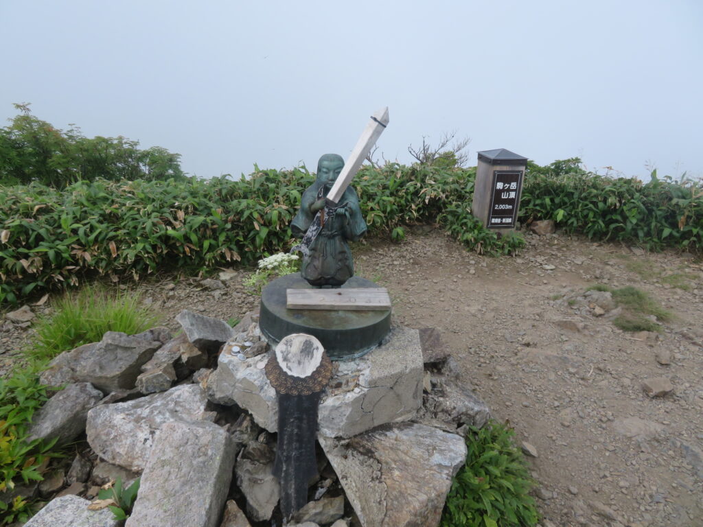 越後駒ケ岳の山頂