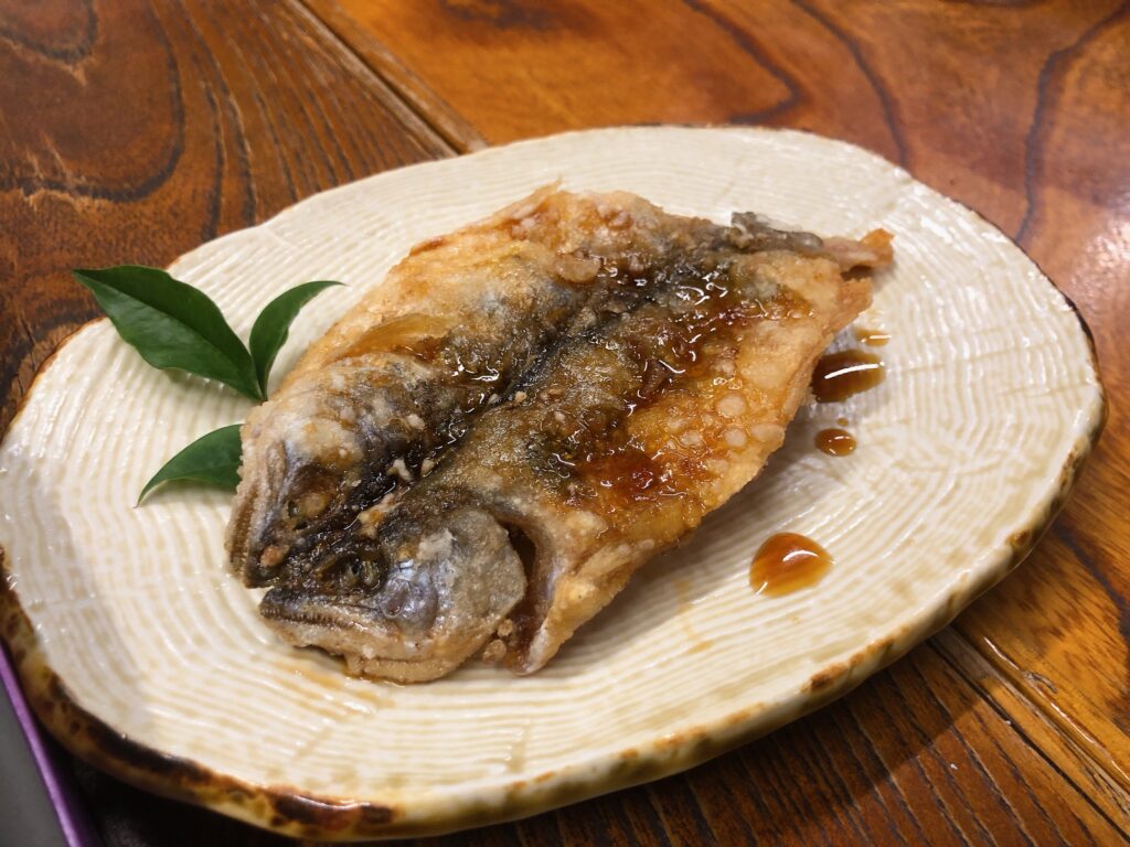 カラッと揚げた「あまご揚げ」
パリパリで特に美味しかったです！