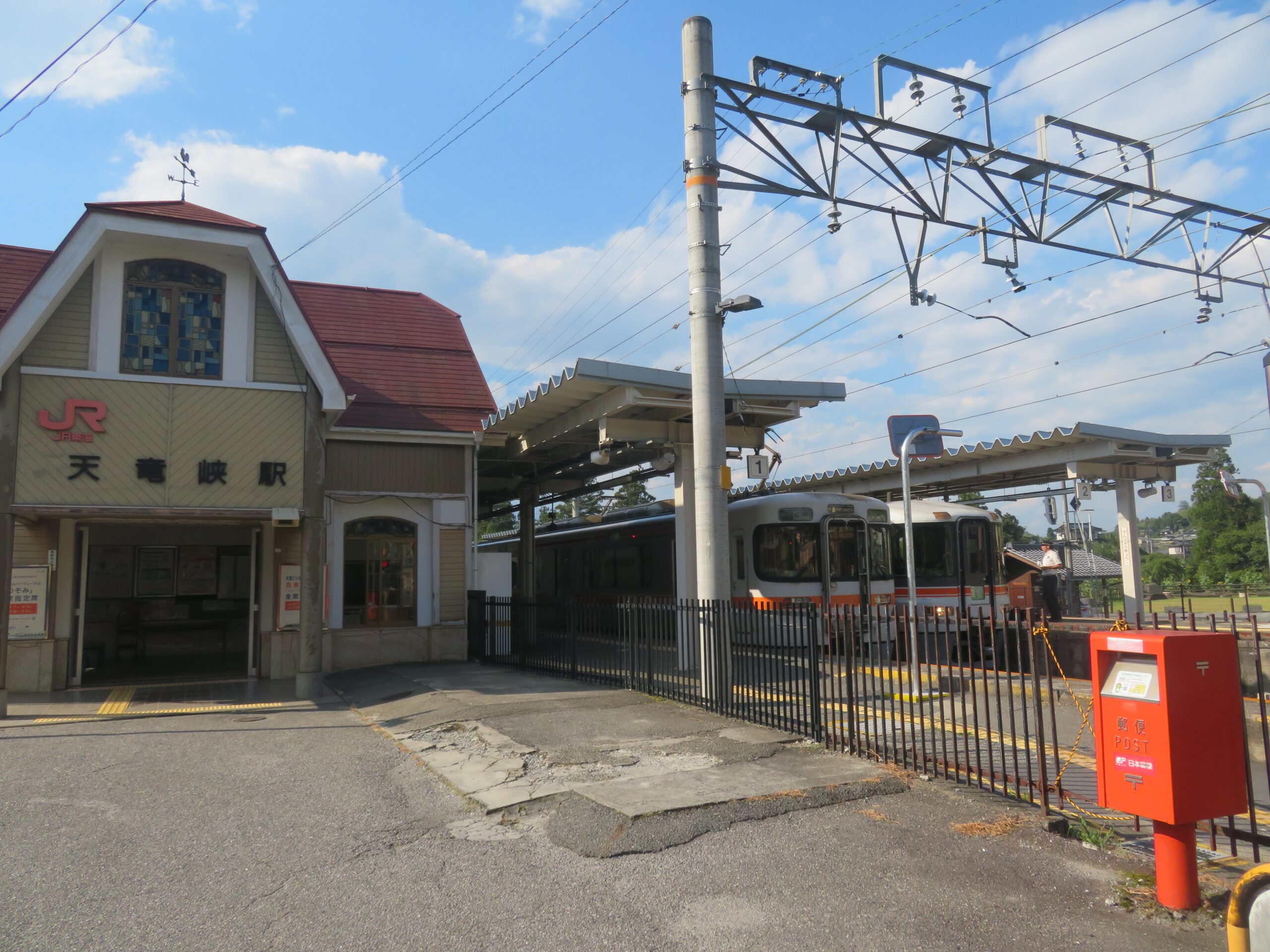上下線が揃いました
天竜峡駅～豊橋駅までの間に、
人気の秘境駅があるようです（詳しくない）