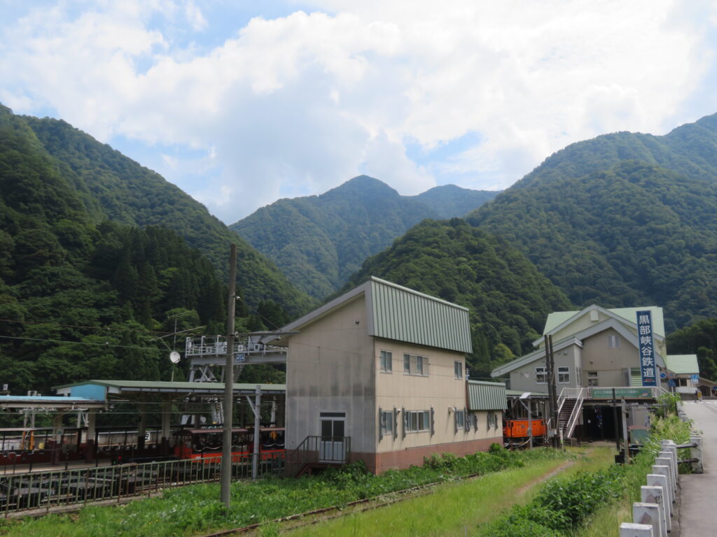 トロッコ列車の駅
宇奈月温泉駅から少し歩きます