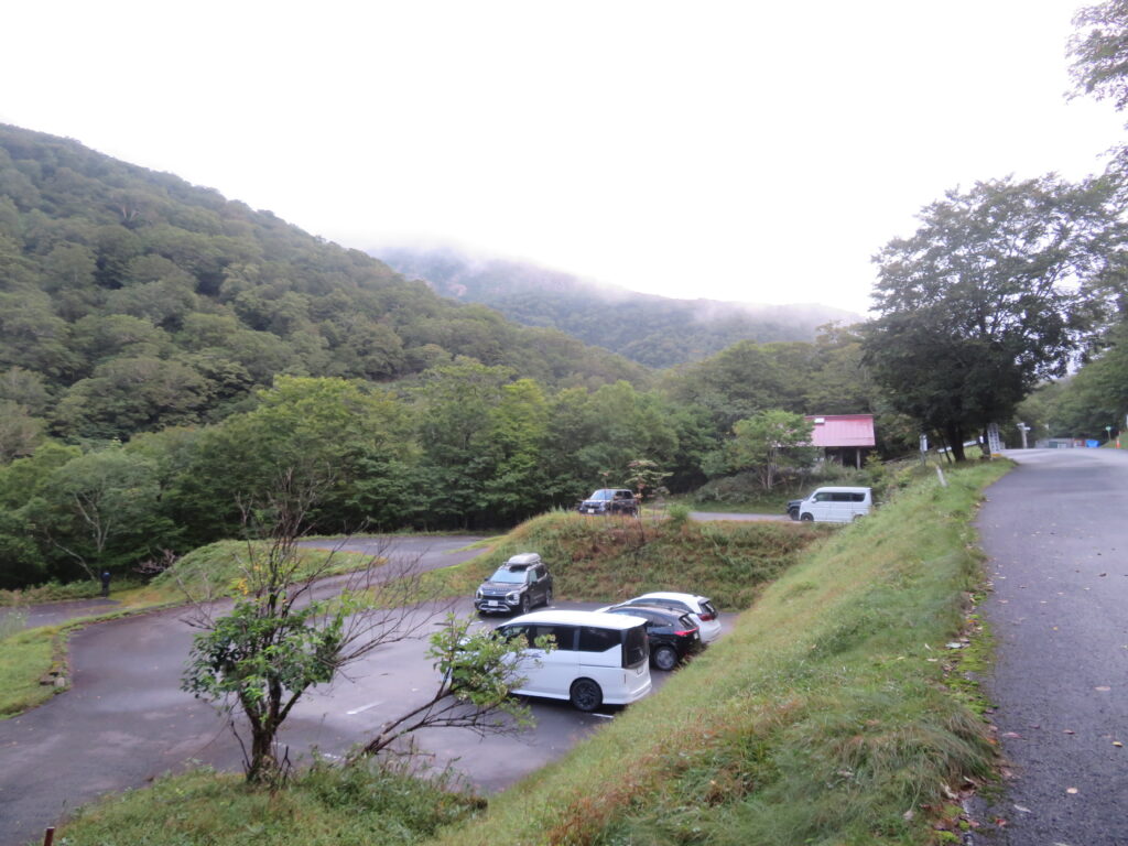 河原の坊駐車場
朝5時半にスタート！